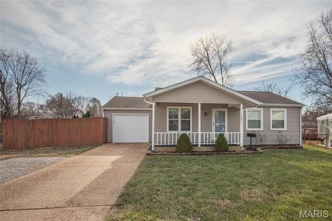 2482 Bonniebrook Drive Maryland Heights MO 63043