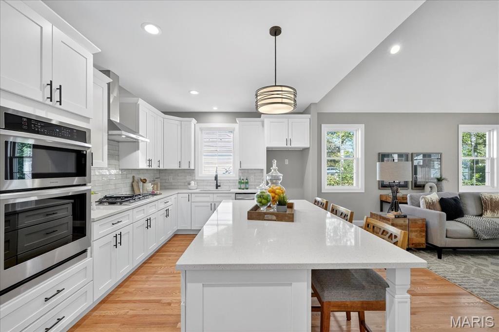 Kirkwood, Missouri 63122, United States, 4 Bedrooms Bedrooms, ,4 BathroomsBathrooms,Residential,Active,226350