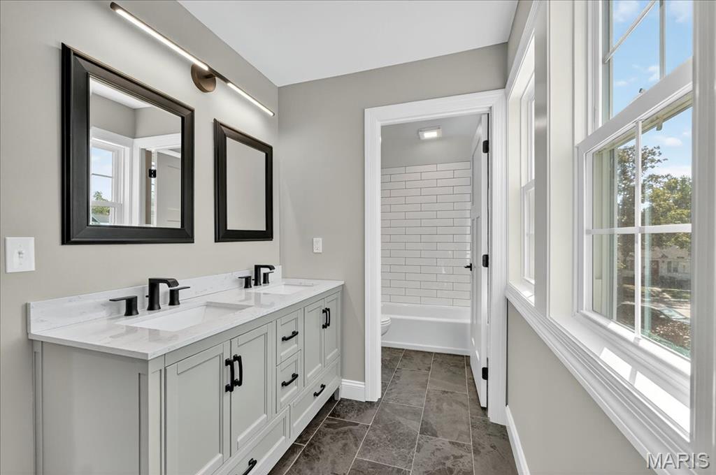 Kirkwood, Missouri 63122, United States, 4 Bedrooms Bedrooms, ,4 BathroomsBathrooms,Residential,Active,226350