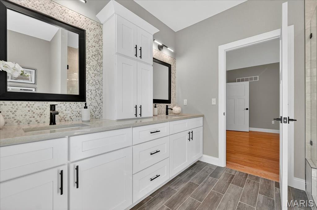 Kirkwood, Missouri 63122, United States, 4 Bedrooms Bedrooms, ,4 BathroomsBathrooms,Residential,Active,226350