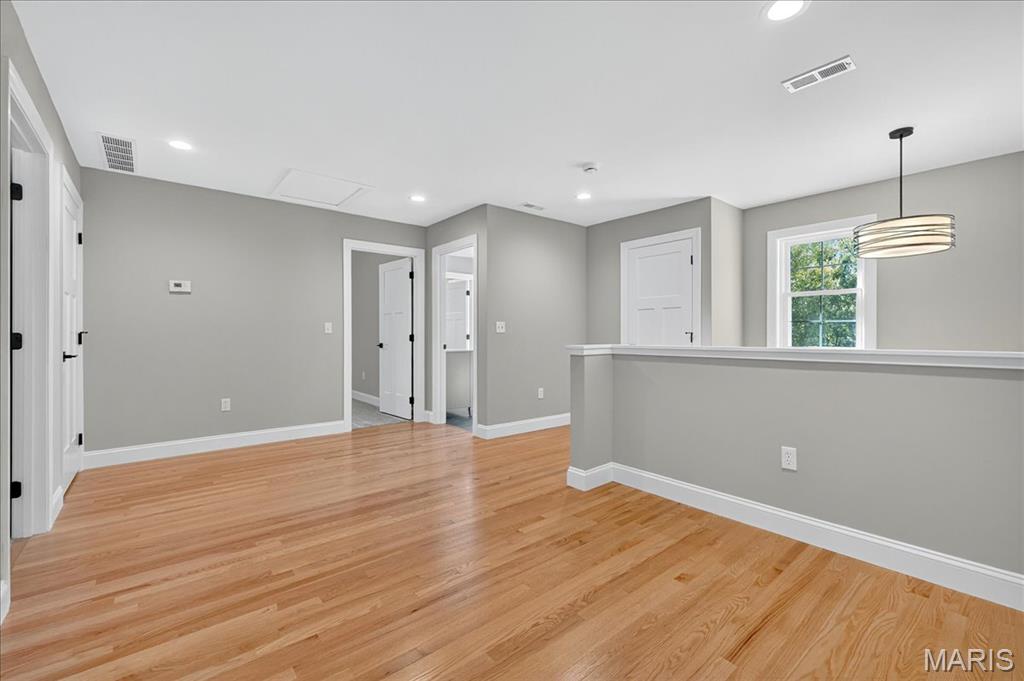 Kirkwood, Missouri 63122, United States, 4 Bedrooms Bedrooms, ,4 BathroomsBathrooms,Residential,Active,226350