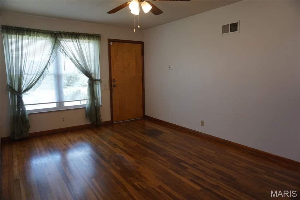 Photo of 125 W Felton Avenue, St Louis, MO 63125 (MLS # 26042407)