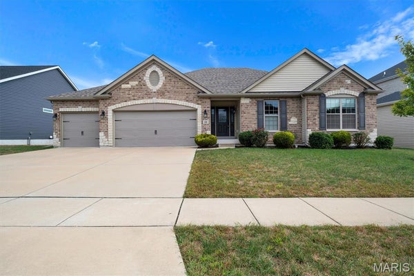 332 MYSTIC BROOK DR, O FALLON, MO 63366 - Image ca8d1de59f2966bc0ecc4c9803faea4d/892131104