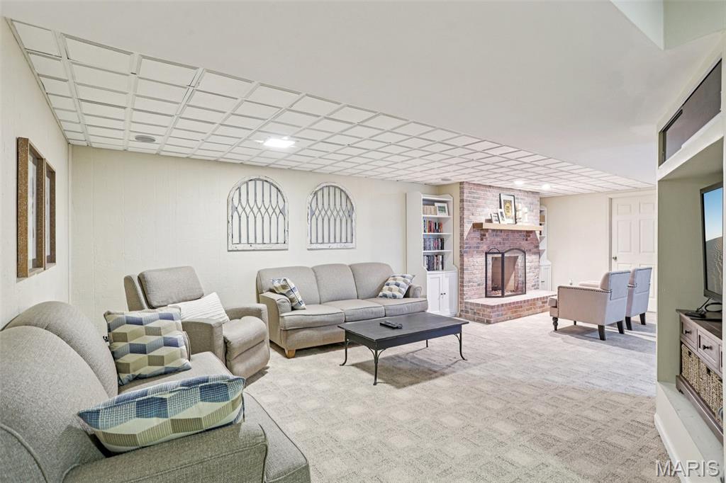 Le Chateaux #2 - Residential