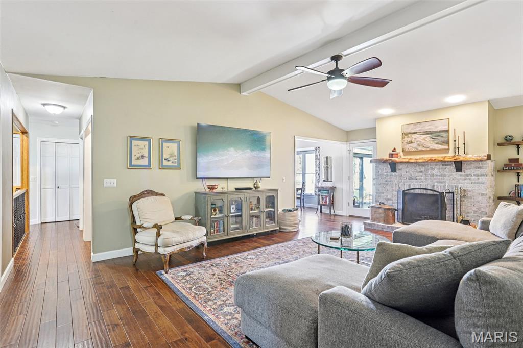 Le Chateaux #2 - Residential