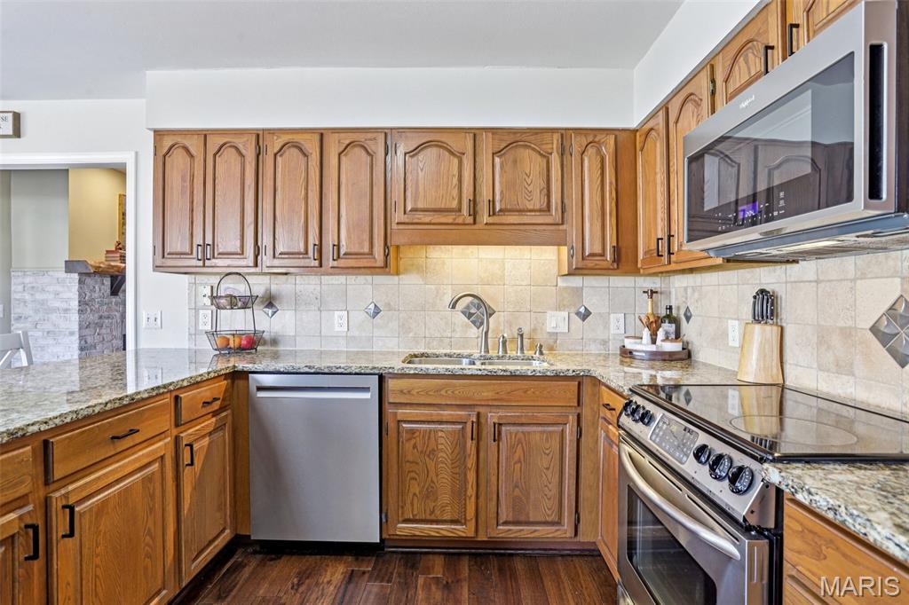 Le Chateaux #2 - Residential