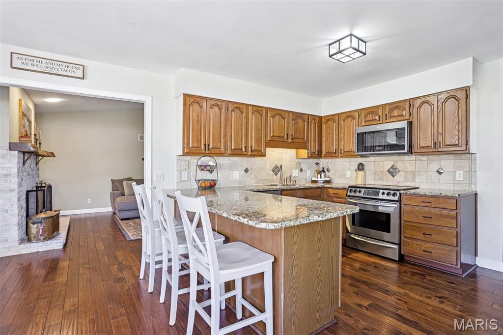 Le Chateaux #2 - Residential