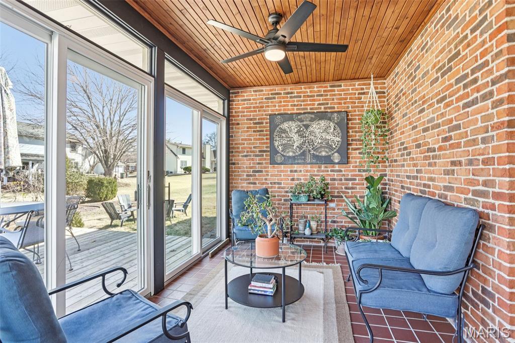 Le Chateaux #2 - Residential