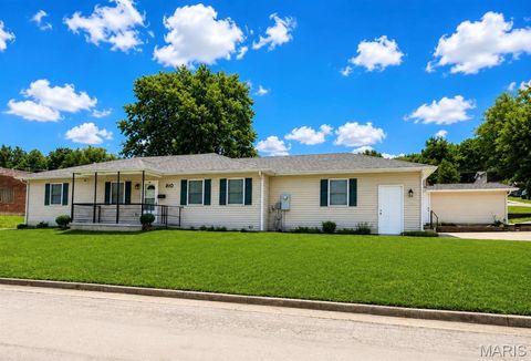 Photo of 810 Jefferson Street, Hermann, MO 65041 (MLS # 26032742)