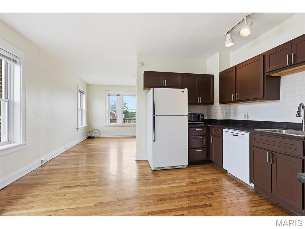 7012 Forsyth Condo - Residential