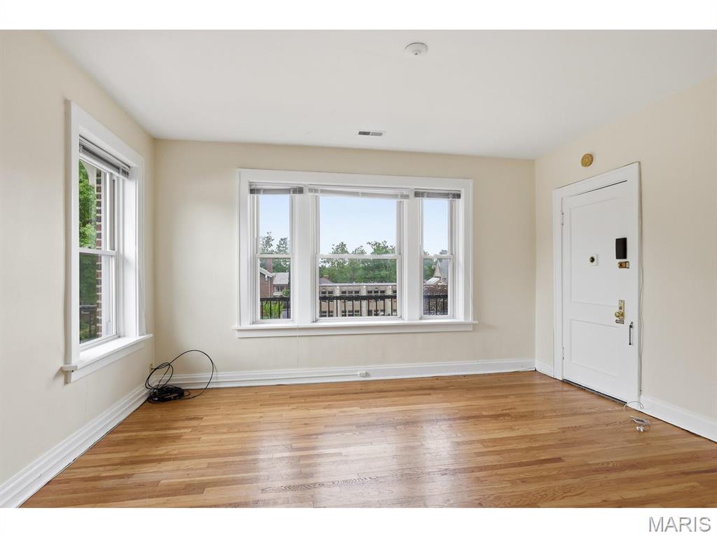 7012 Forsyth Condo - Residential