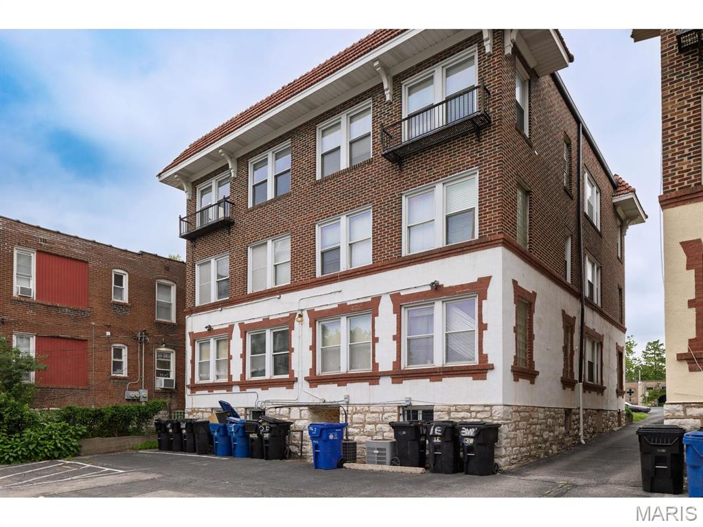 7012 Forsyth Condo - Residential