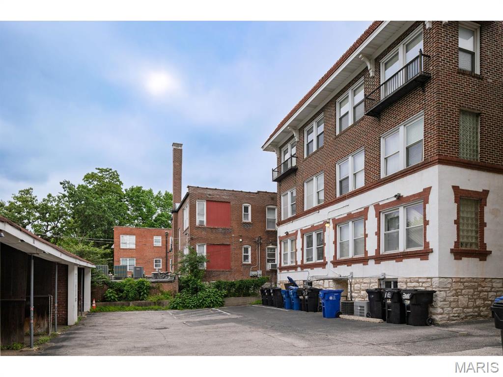 7012 Forsyth Condo - Residential