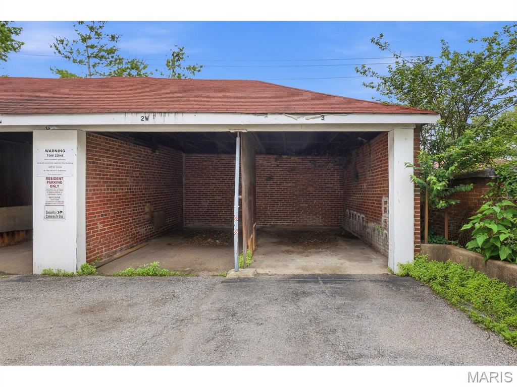 7012 Forsyth Condo - Residential