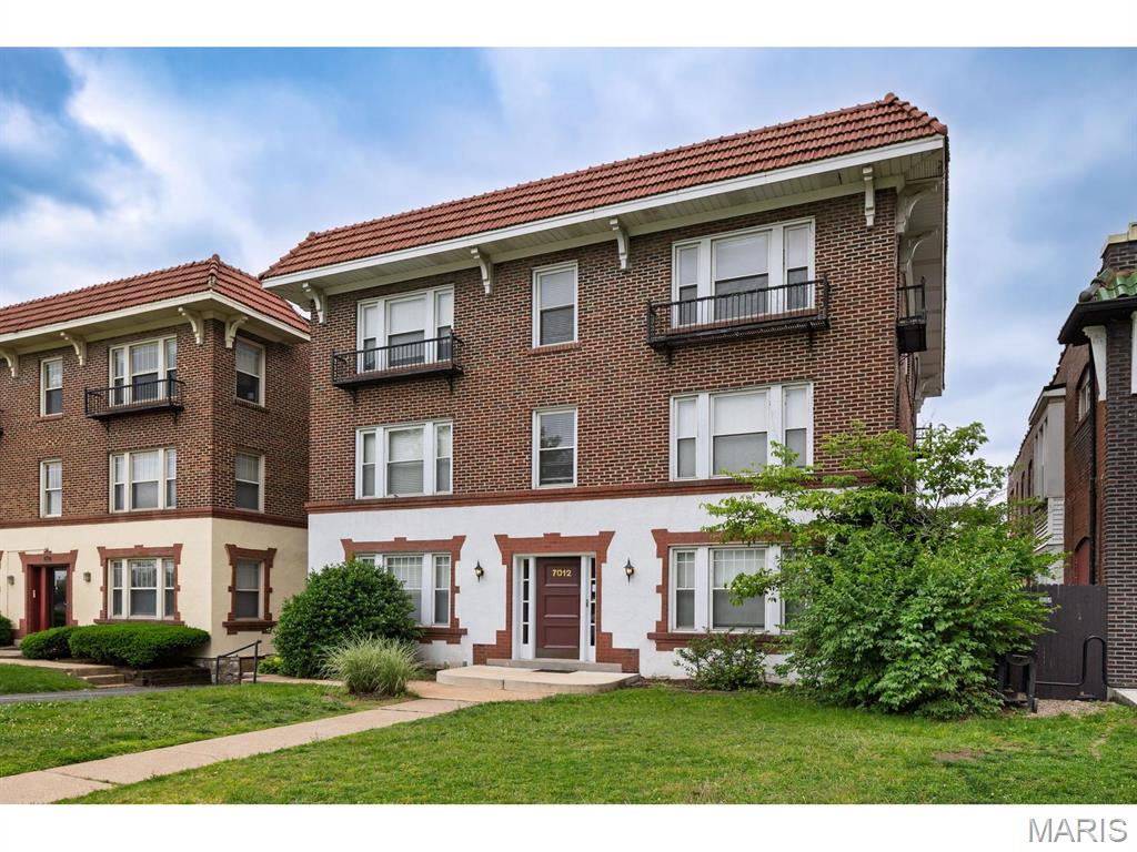 7012 Forsyth Condo - Residential
