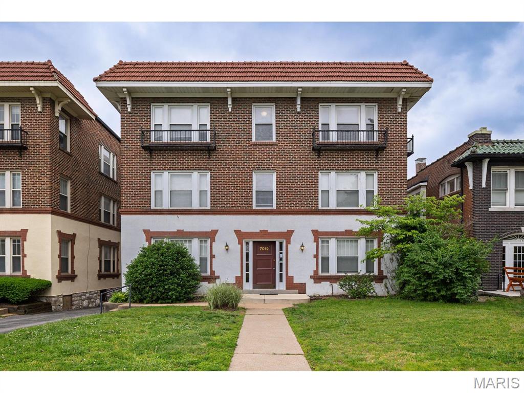 7012 Forsyth Condo - Residential