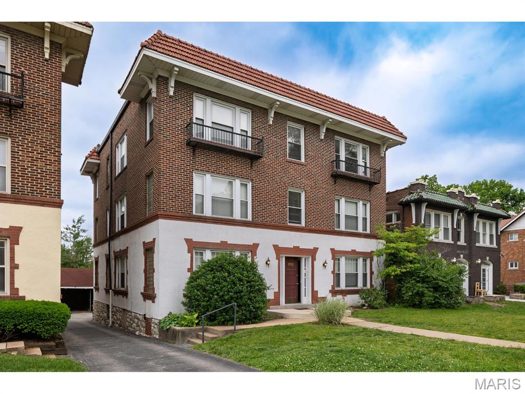 7012 Forsyth Condo - Residential