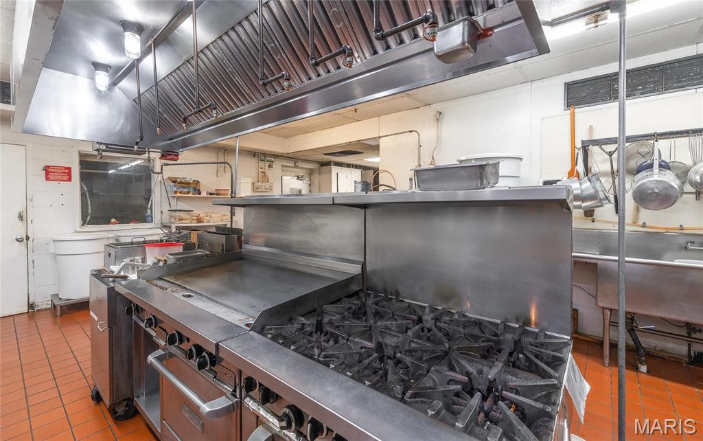 n/a - Commercial Sale