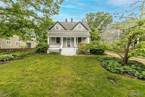 Photo of 326 W Essex Avenue, Kirkwood, MO 63122 (MLS # 26025138)