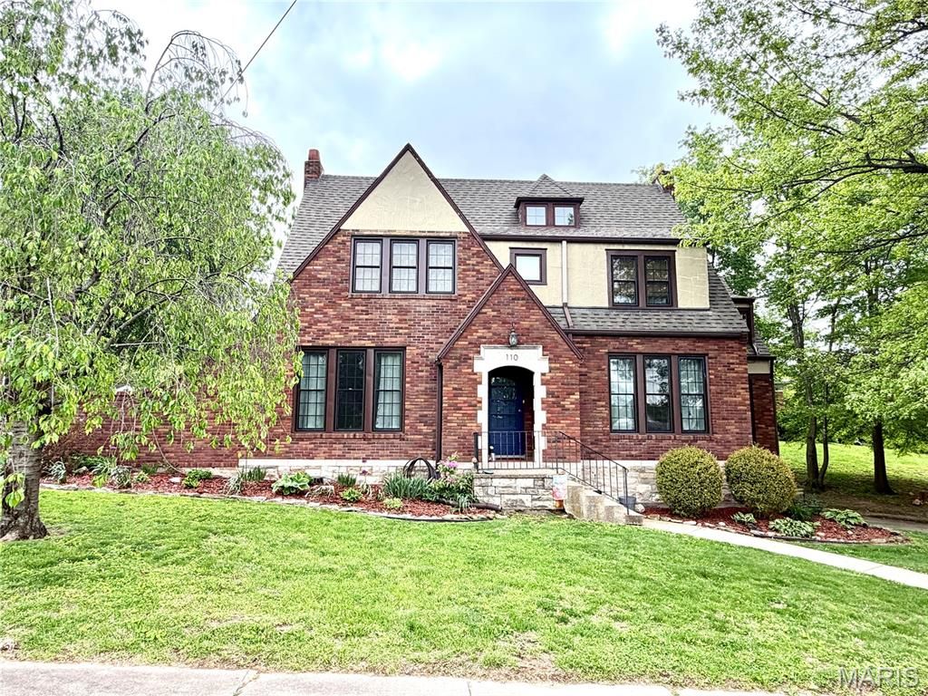 Photo of 110 Shepherd Place, Hannibal, MO 63401 (MLS # 26026915)