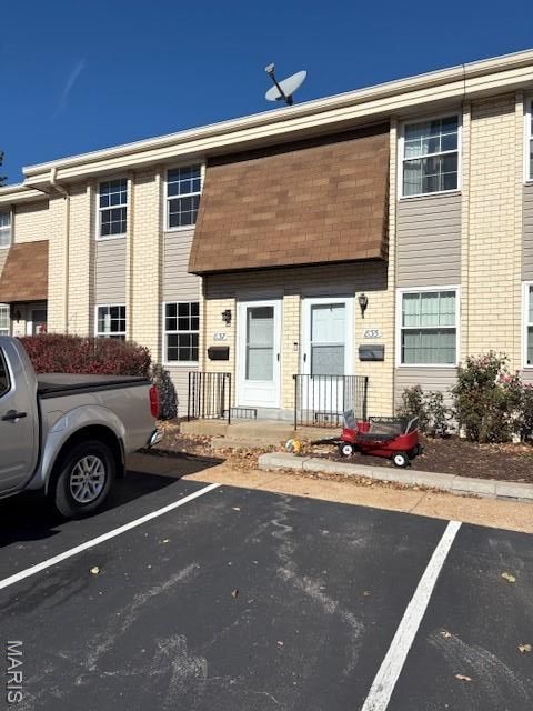 Photo of 837 Wendevy Court, Ballwin, MO 63011 (MLS # 25076551)