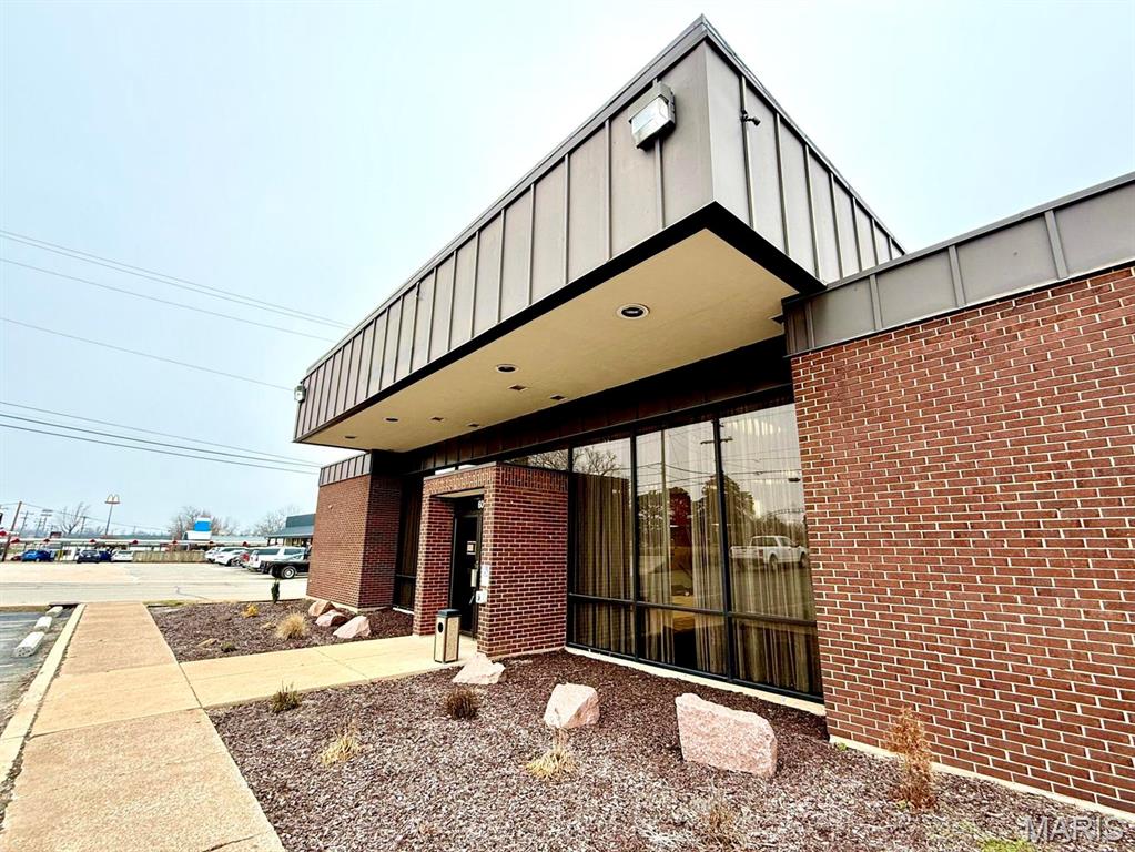 n/a - Commercial Sale