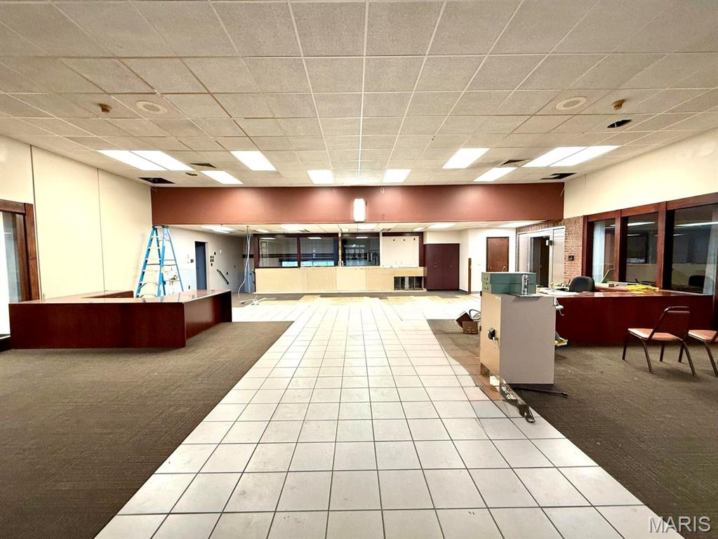 n/a - Commercial Sale