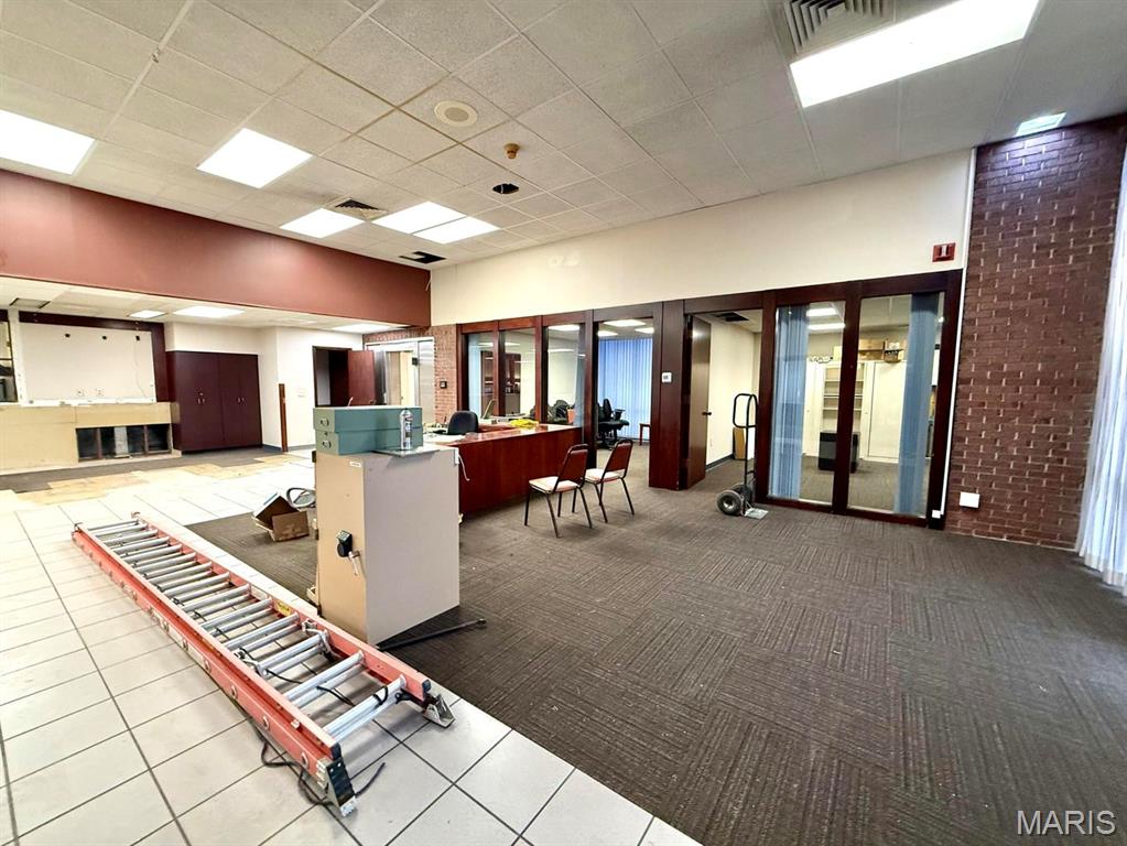 n/a - Commercial Sale