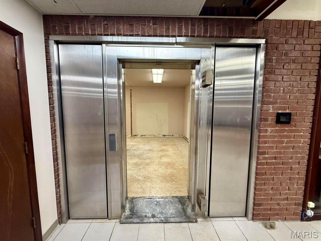 n/a - Commercial Sale