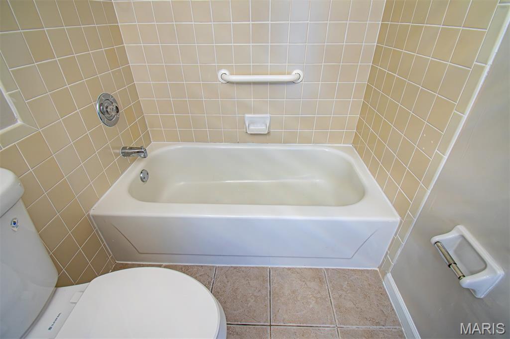 Village At Paddock Lake Condo - Residential