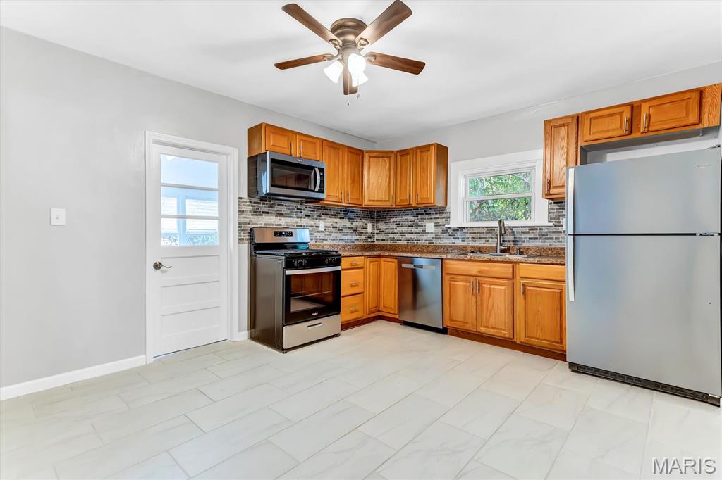 7048 Lansdowne Avenue