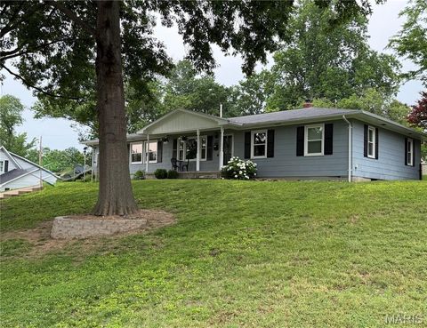 Photo of 1709 3rd Parkway, Washington, MO 63090 (MLS # 26033835)