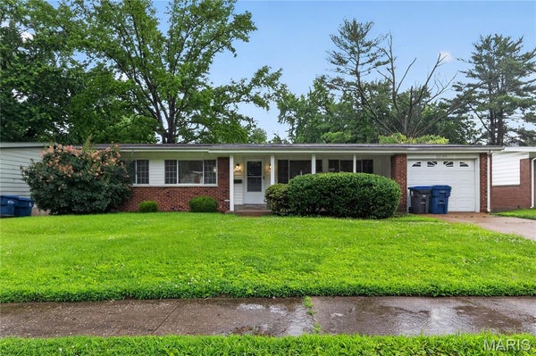 3625 HAMBLETONIAN DR, FLORISSANT, MO 63033 - Image cb4cf01e575fa4b96ff3c7aaab2ff27d/2949354928