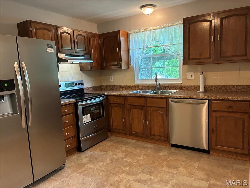 Photo of 124 Conway Cove Drive, Chesterfield, MO 63017 (MLS # 26046356)