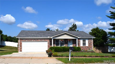 Photo of 5661 Chalet Hill Drive, St Louis, MO 63129 (MLS # 26056035)