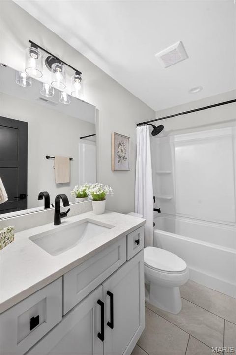 Tiny photo for 416 S Ballas Road, Kirkwood, MO 63122 (MLS # 26000612)