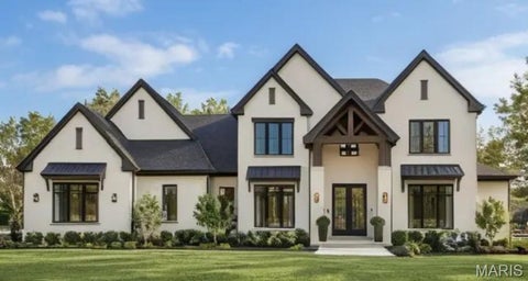 Photo of 15 Babler Lane, Ladue, MO 63124 (MLS # 26036503)