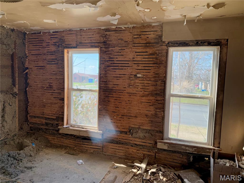 FIRST RAILROAD ADDITION TO THE TOWN OF LEBANON - Residential Income