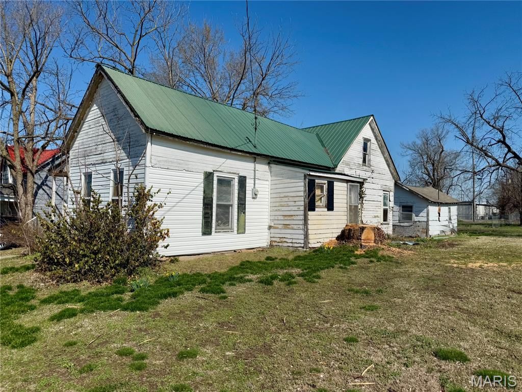 Photo of 176 N Jackson Avenue, Lebanon, MO 65536 (MLS # 26013764)