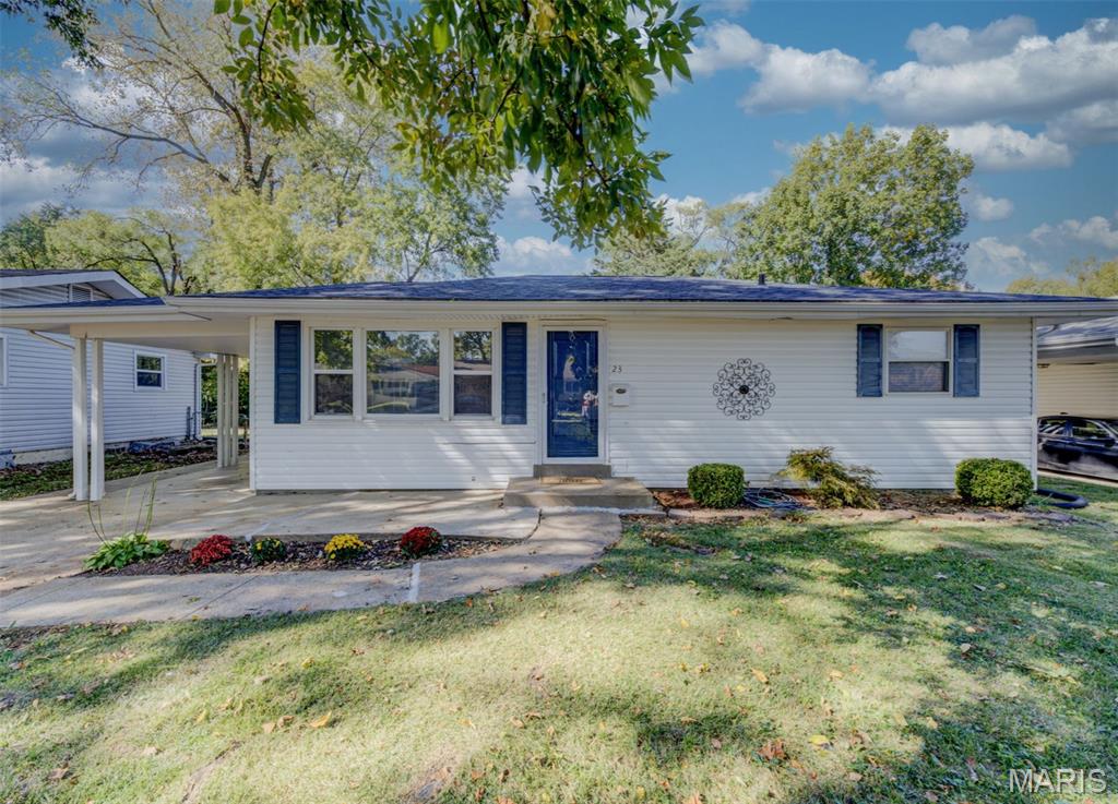 Photo of 23 Manor Drive, Florissant, MO 63031 (MLS # 26067002)