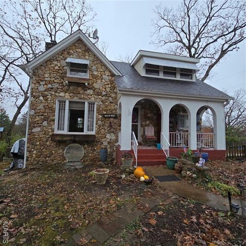 1833 Opeechee Beach Road Pacific MO 63069