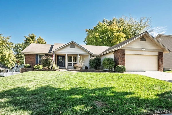 2921 N KRISTOPHER BND, SAINT CHARLES, MO 63303 - Image cbed6f9428aac189f8ea3fa78e5ffff4/2773255285