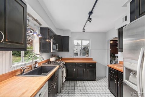 Tiny photo for 581 W Lockwood Avenue, Webster Groves, MO 63119 (MLS # 25074260)