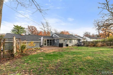 Tiny photo for 581 W Lockwood Avenue, Webster Groves, MO 63119 (MLS # 25074260)