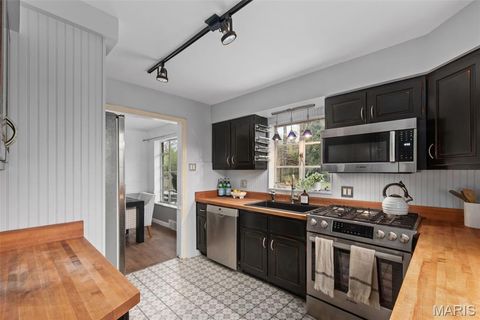 Tiny photo for 581 W Lockwood Avenue, Webster Groves, MO 63119 (MLS # 25074260)