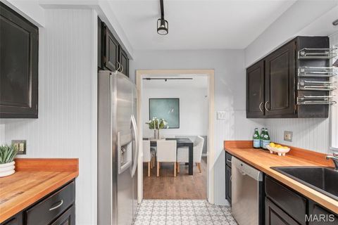 Tiny photo for 581 W Lockwood Avenue, Webster Groves, MO 63119 (MLS # 25074260)