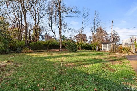 Tiny photo for 581 W Lockwood Avenue, Webster Groves, MO 63119 (MLS # 25074260)