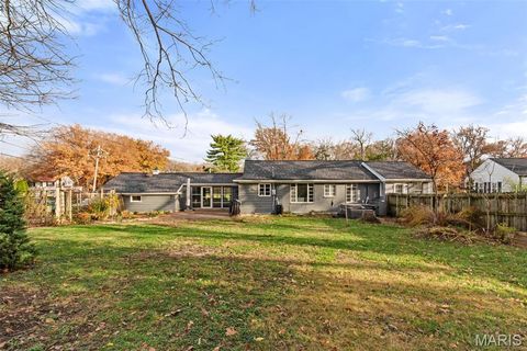 Tiny photo for 581 W Lockwood Avenue, Webster Groves, MO 63119 (MLS # 25074260)