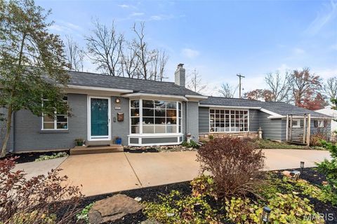 Tiny photo for 581 W Lockwood Avenue, Webster Groves, MO 63119 (MLS # 25074260)