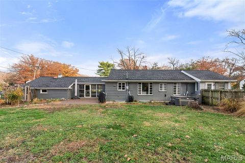 Tiny photo for 581 W Lockwood Avenue, Webster Groves, MO 63119 (MLS # 25074260)